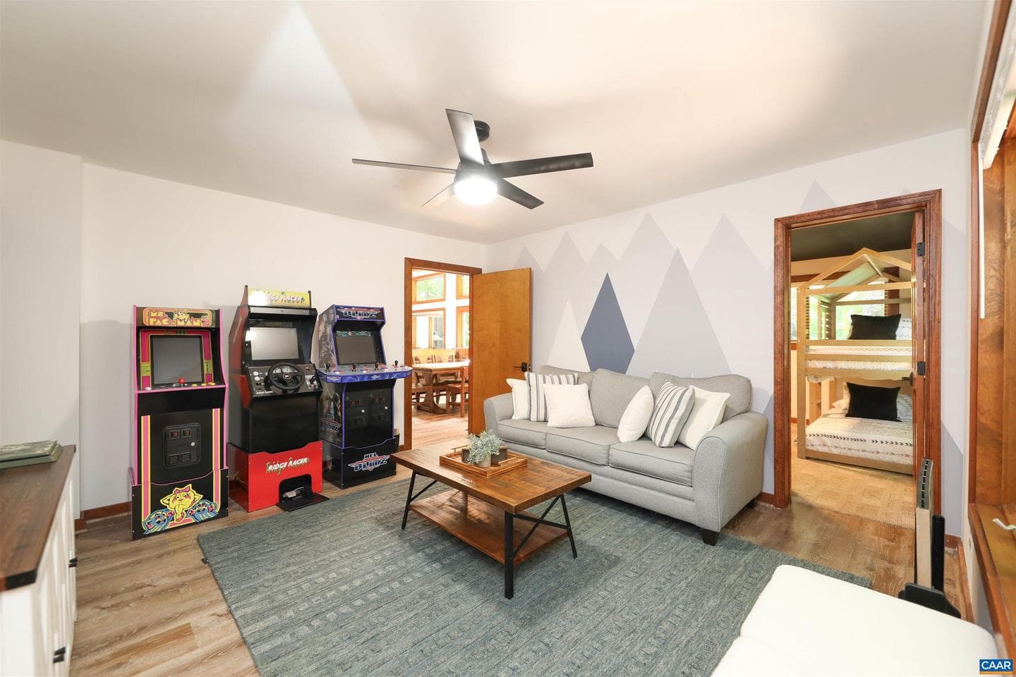 278 E Catoctin Dr photo 35