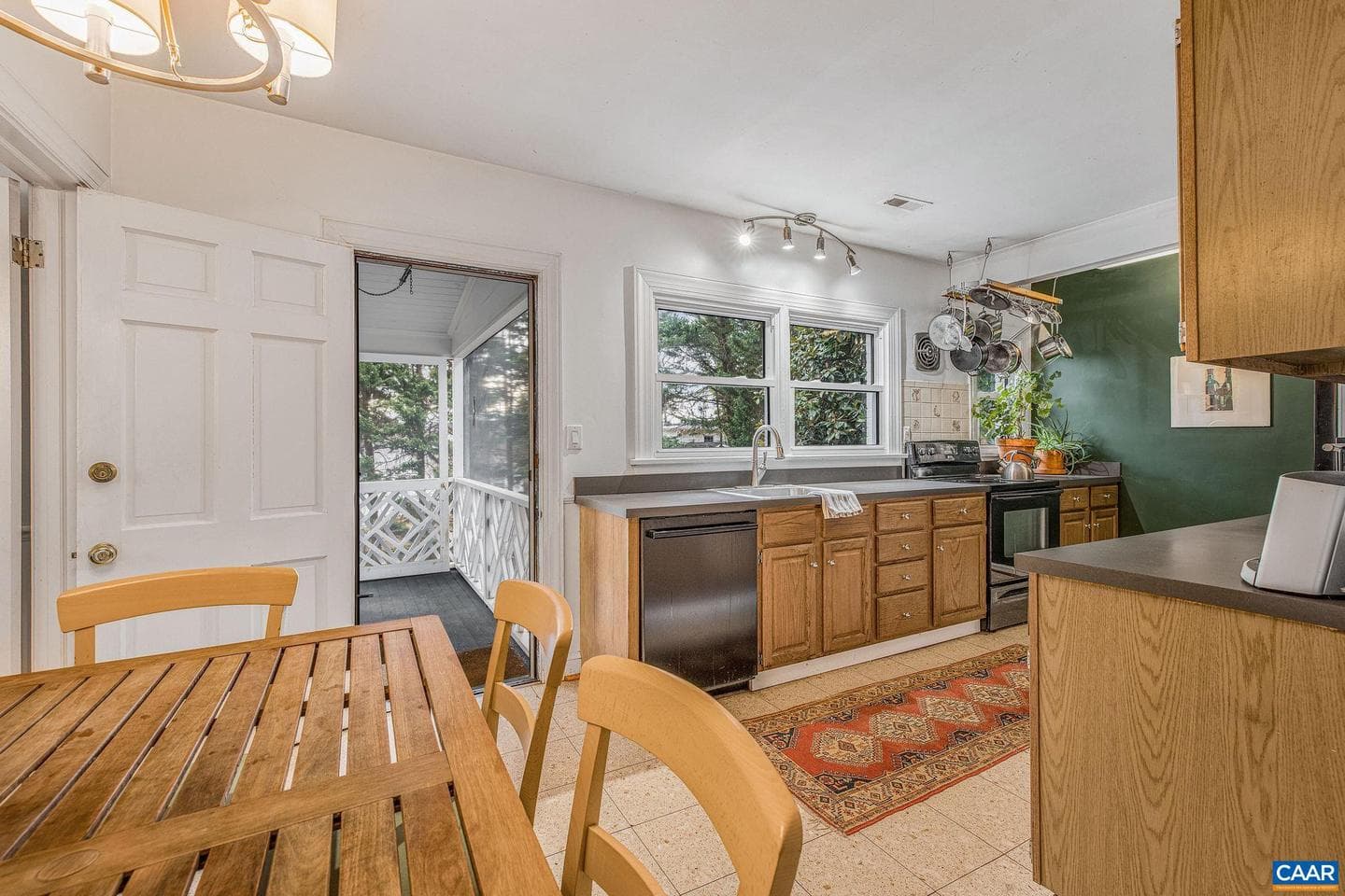 810 Tunlaw Pl photo 10