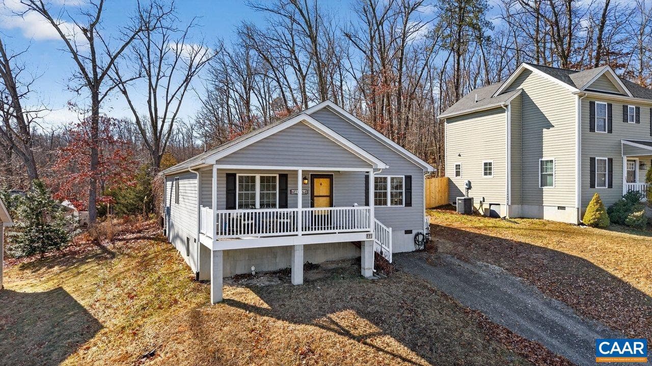 445 Kirby Ave photo 2