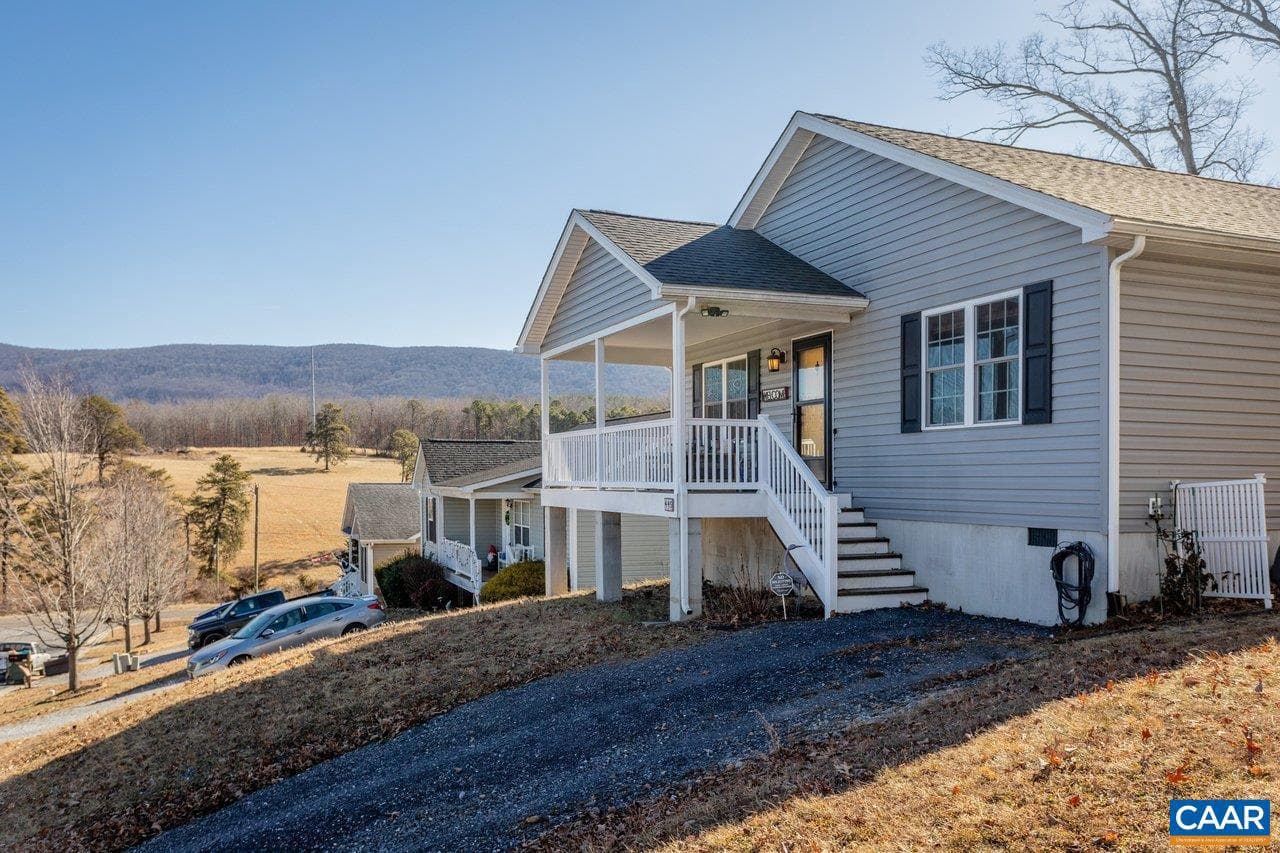445 Kirby Ave photo 26