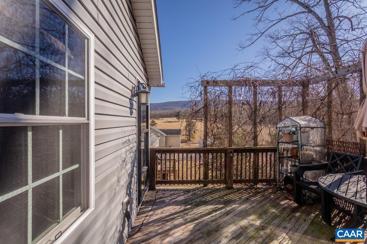 445 Kirby Ave photo 31