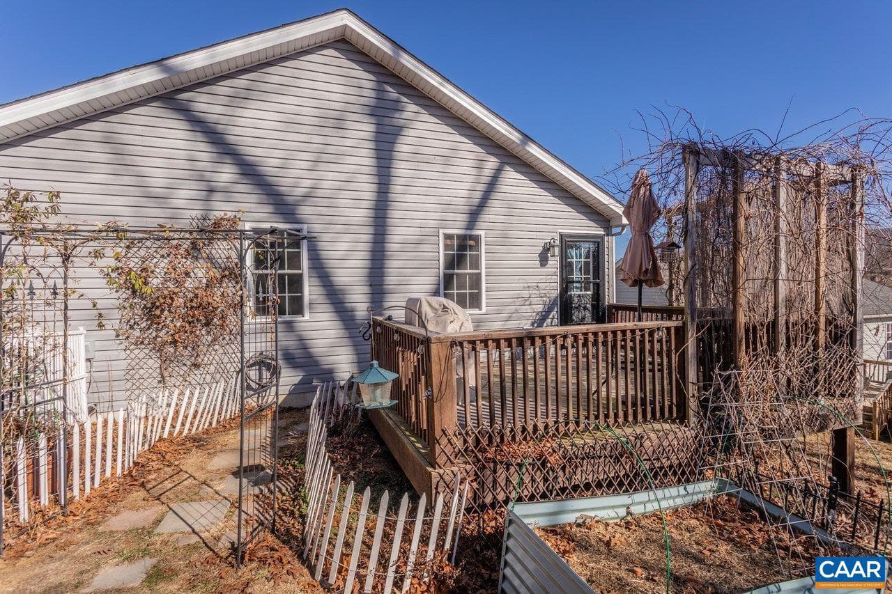 445 Kirby Ave photo 34