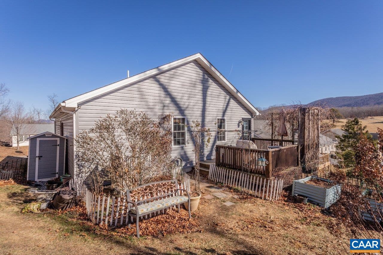 445 Kirby Ave photo 35
