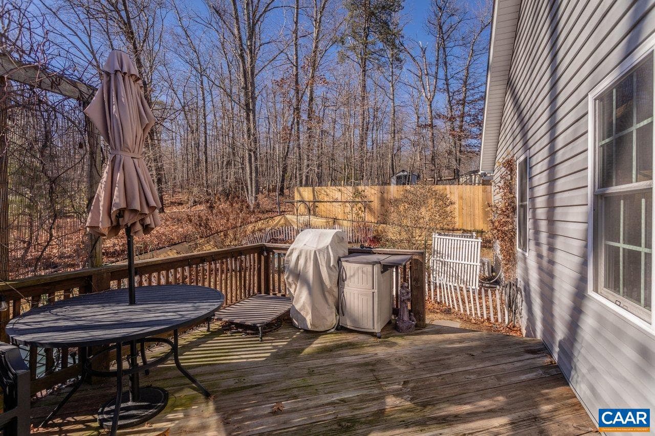 445 Kirby Ave photo 36