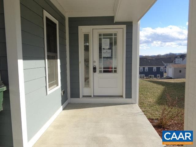 208 Windsor Dr photo 3