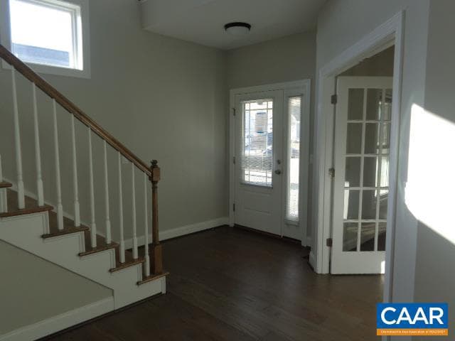 208 Windsor Dr photo 4