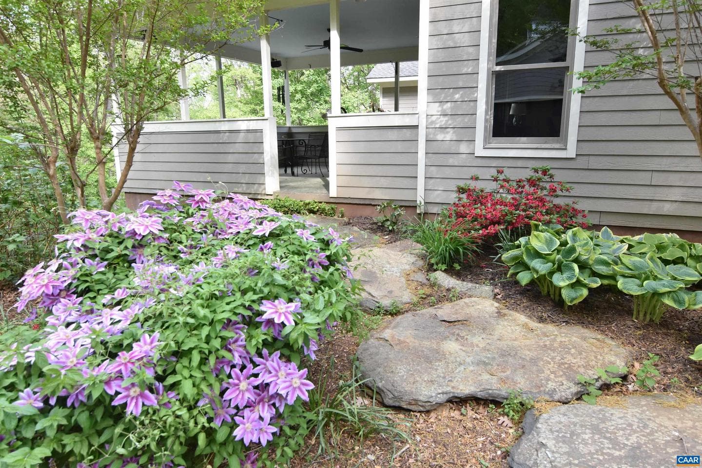 519 Foothills Dr photo 3