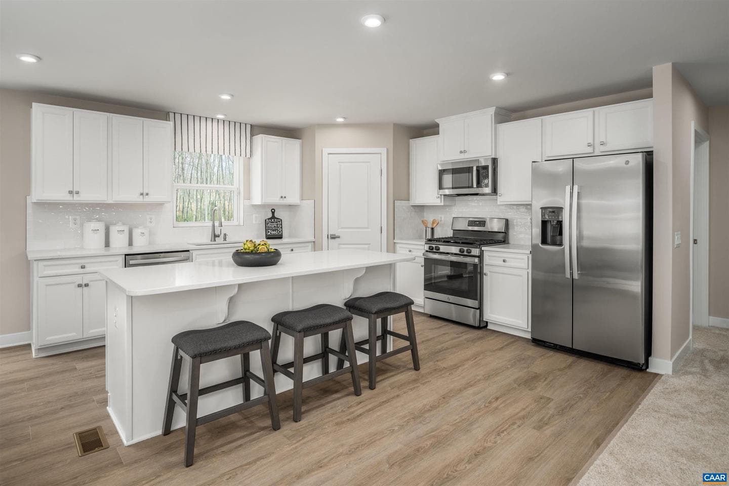 48 Sequoia Dr photo 3