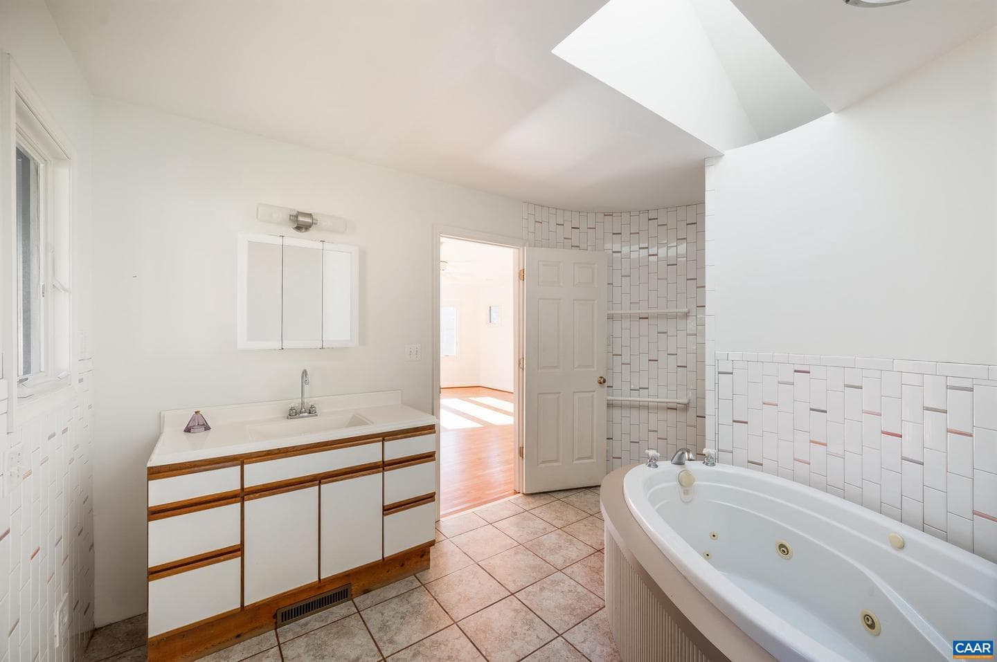 2288 Lexington Tpke photo 32