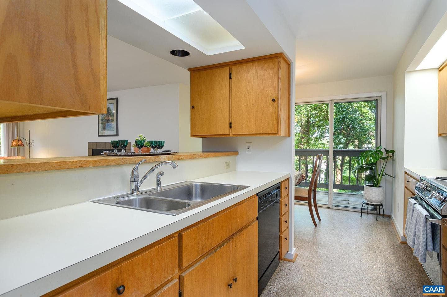 207 NW 2nd St #d photo 12