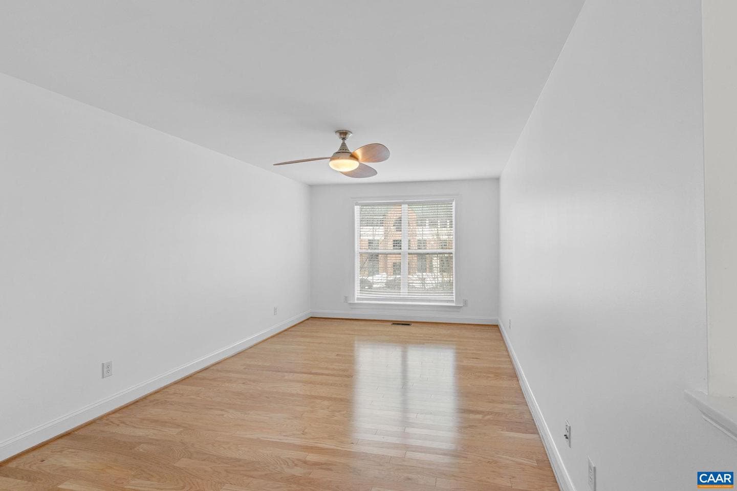 949 Glenwood Station Ln # 202 photo 14