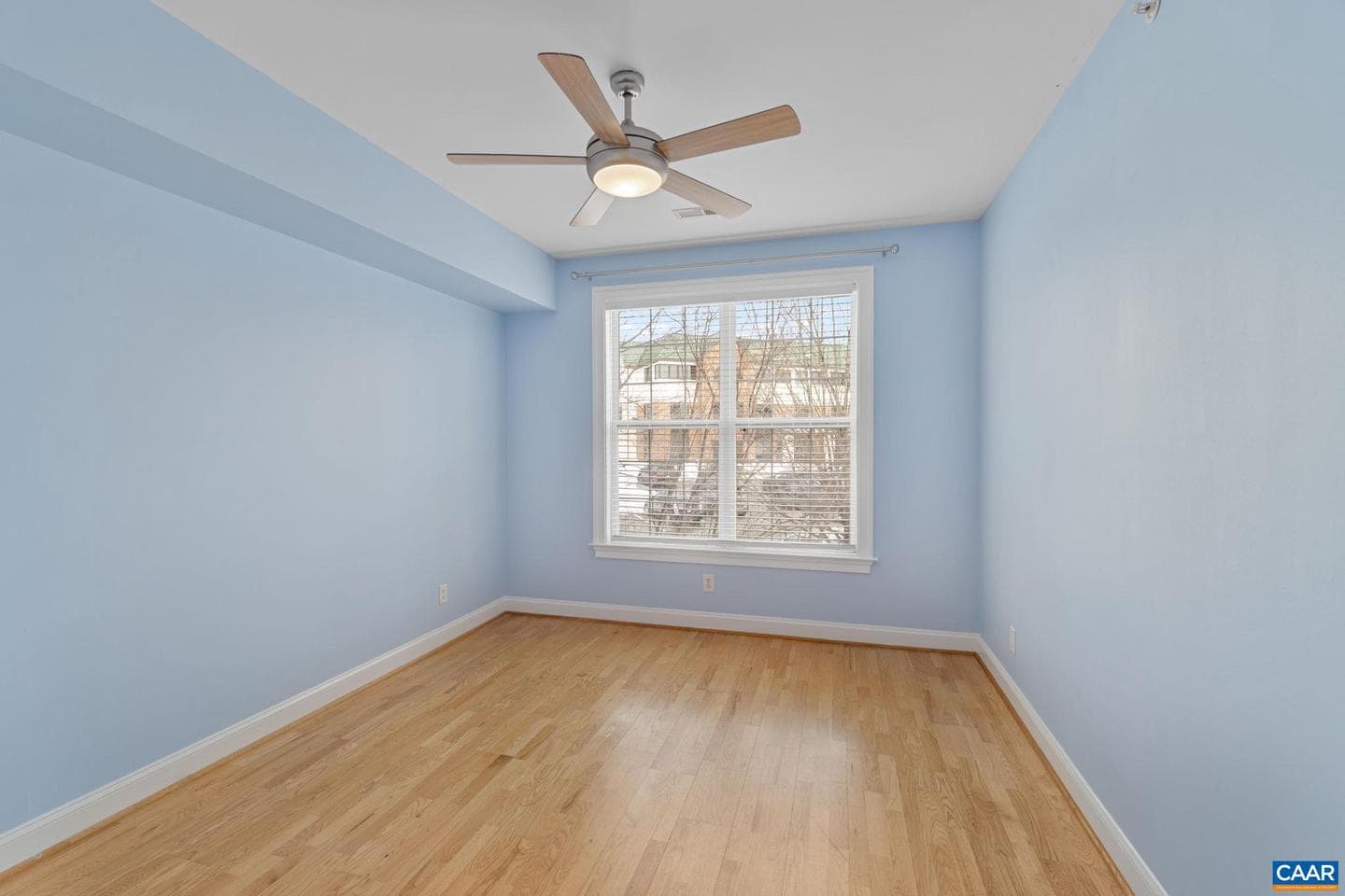 949 Glenwood Station Ln # 202 photo 19