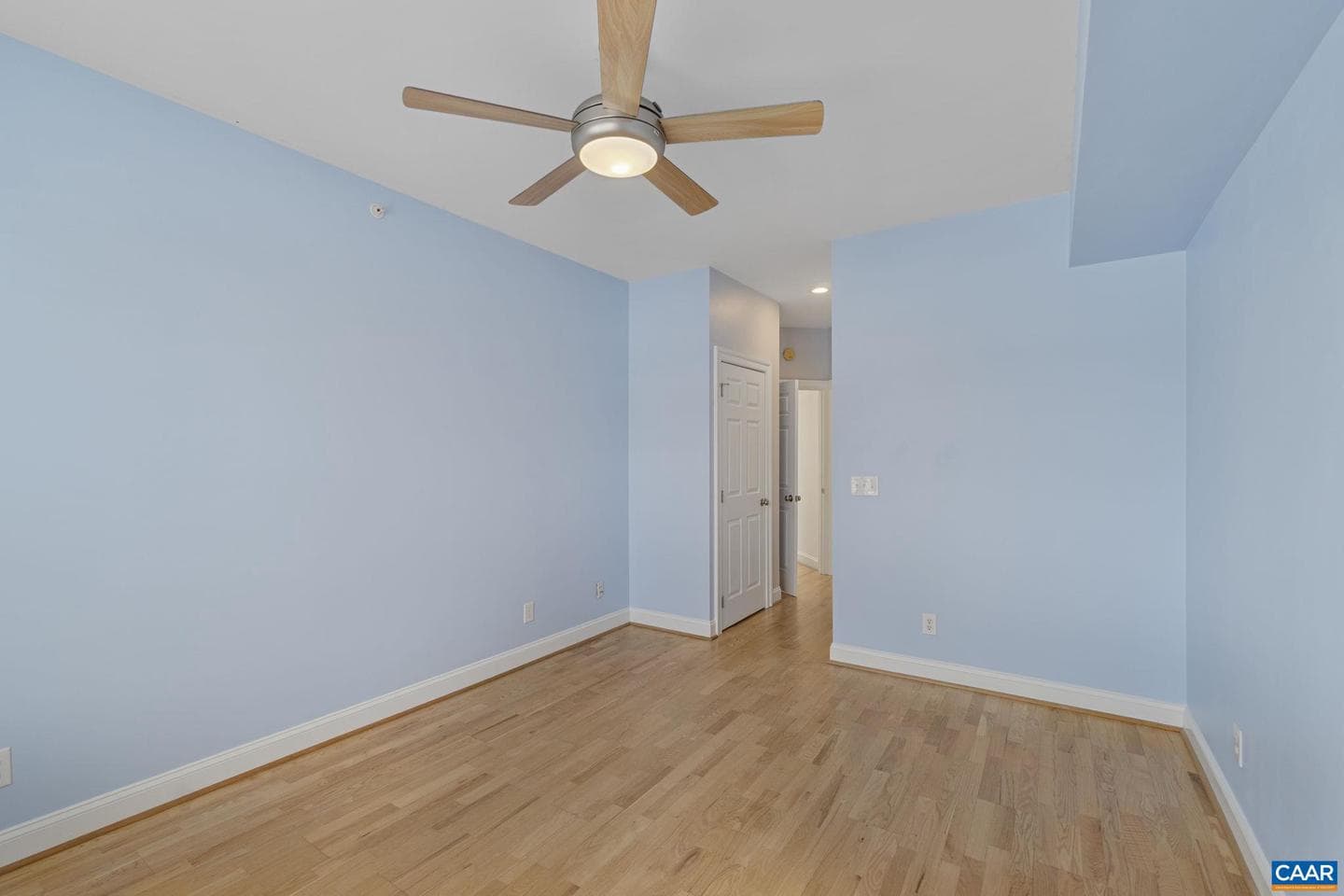 949 Glenwood Station Ln # 202 photo 20