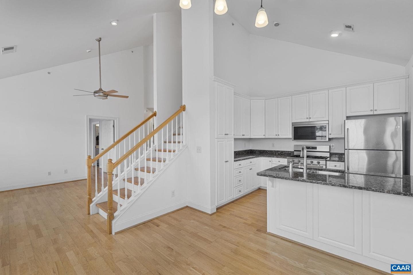 949 Glenwood Station Ln # 202 photo 9