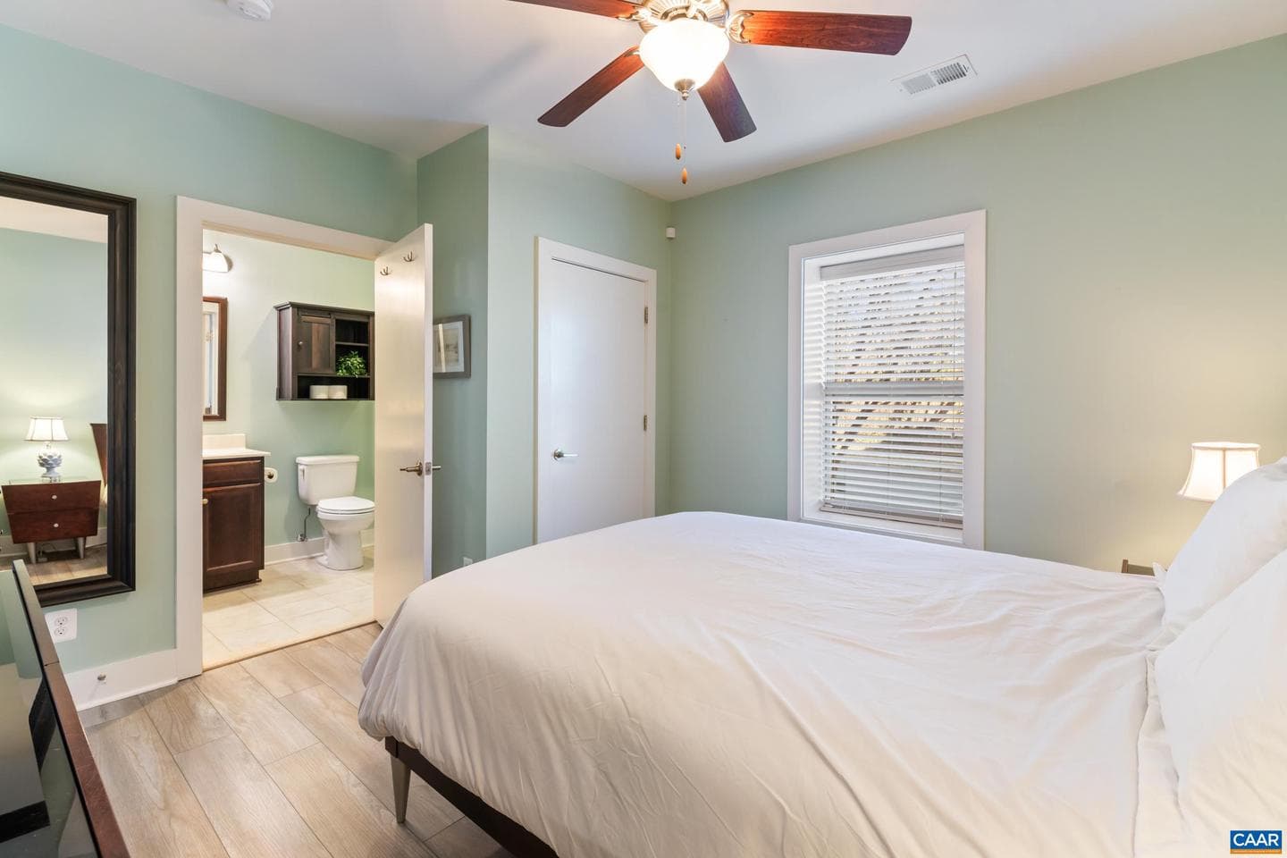 137 Almere Ave photo 24
