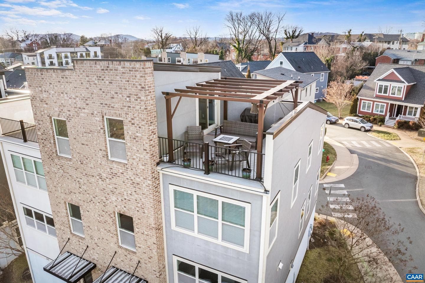 137 Almere Ave photo 3