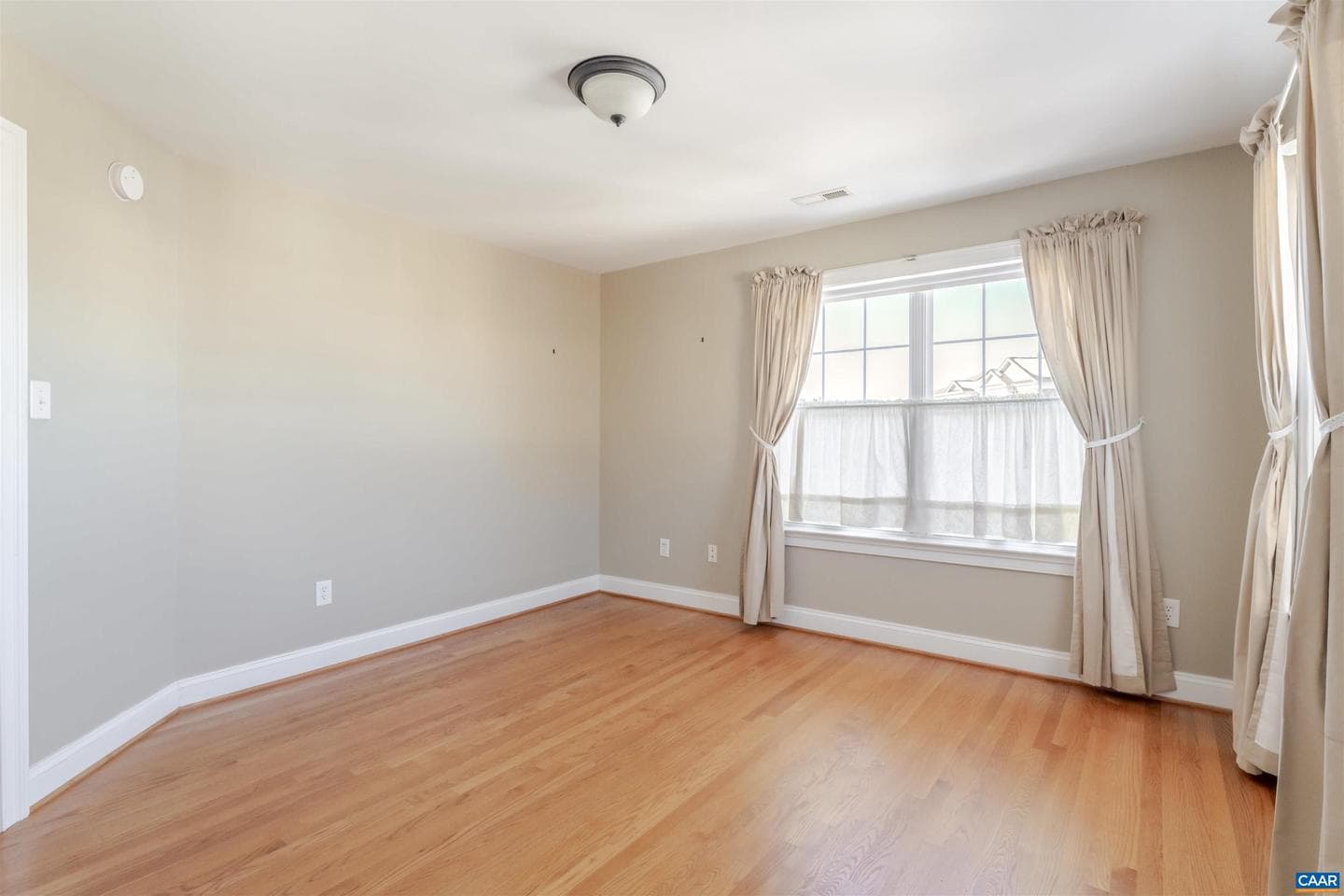 1045 Glenwood Station Ln photo 25