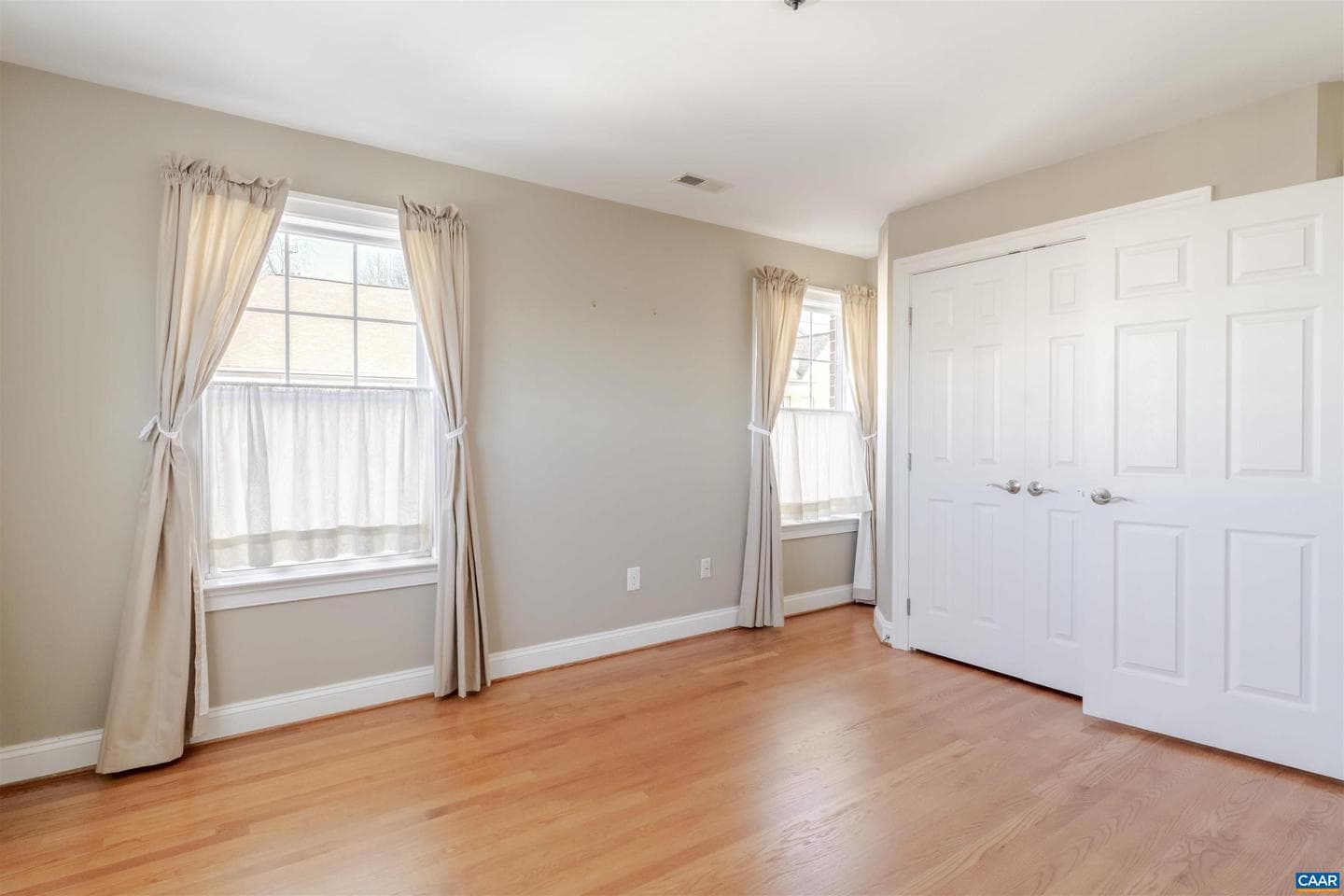 1045 Glenwood Station Ln photo 27