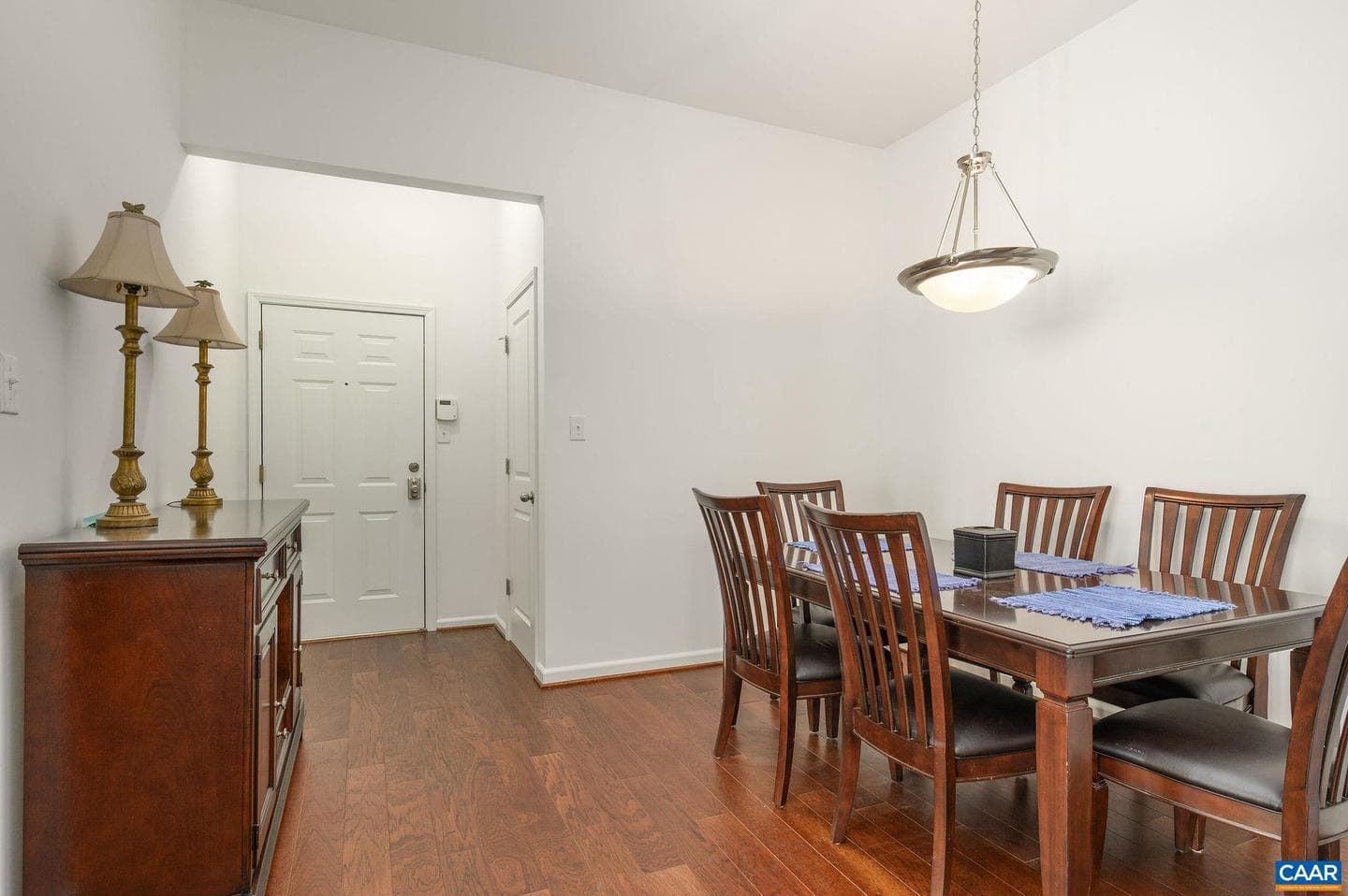755 Walker Sq #4b photo 2