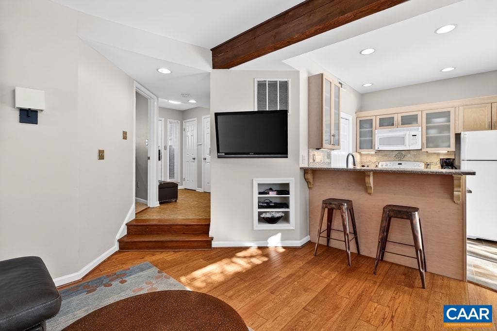 474 Three Ridges Condos photo 4