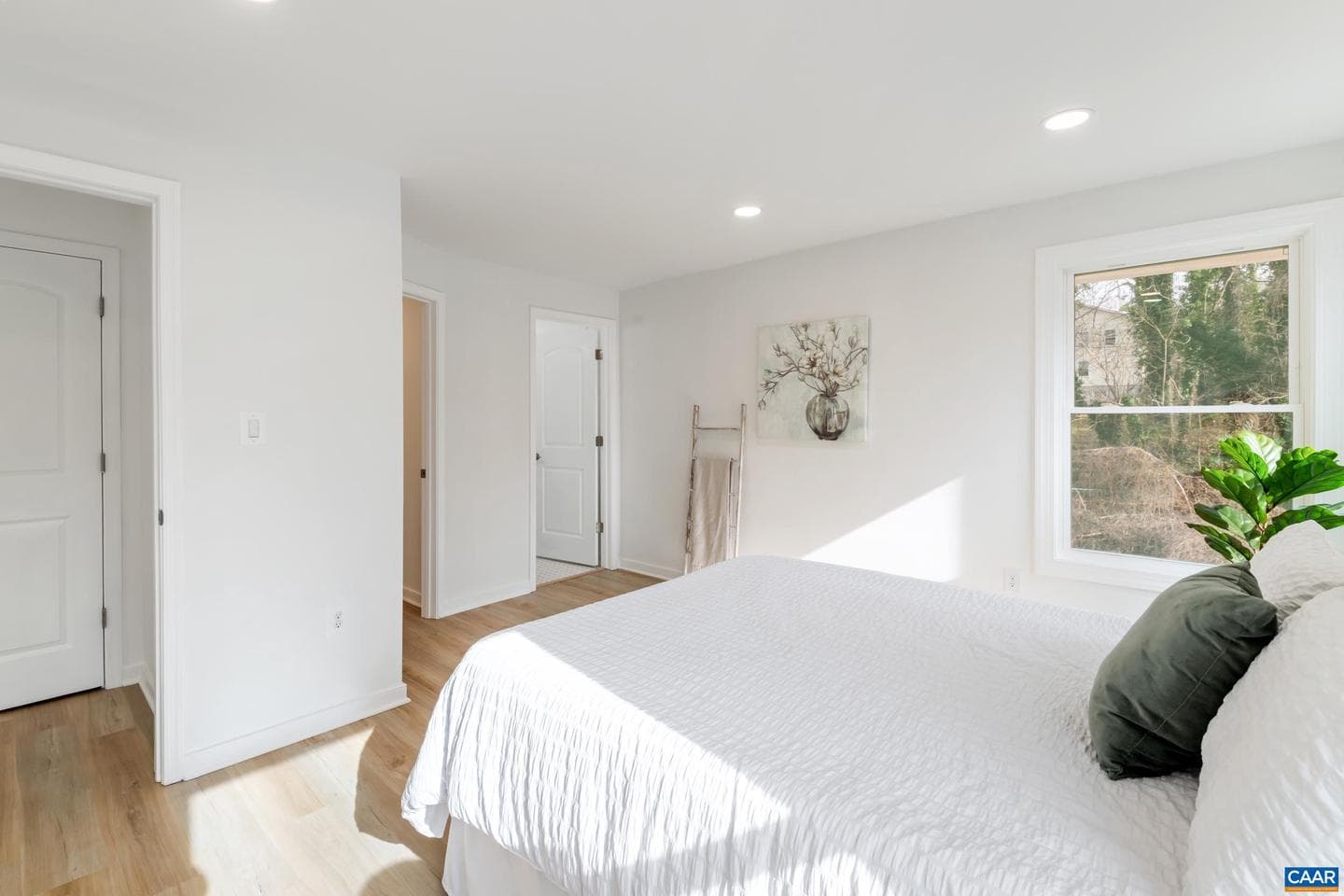 102 North Baker St photo 15