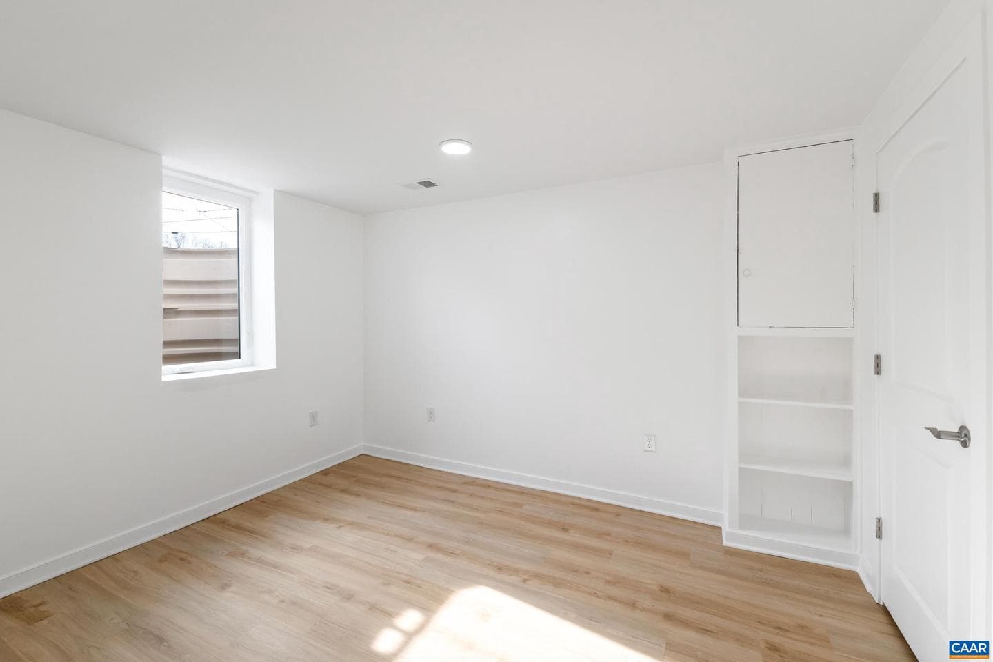 102 North Baker St photo 23