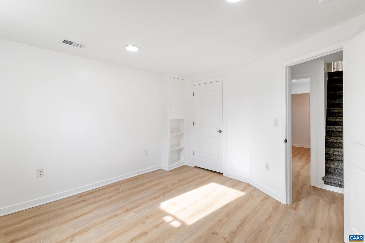102 North Baker St photo 24
