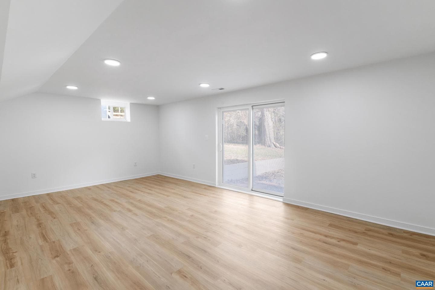 102 North Baker St photo 27