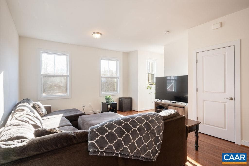 103 Longwood Dr #E photo 8