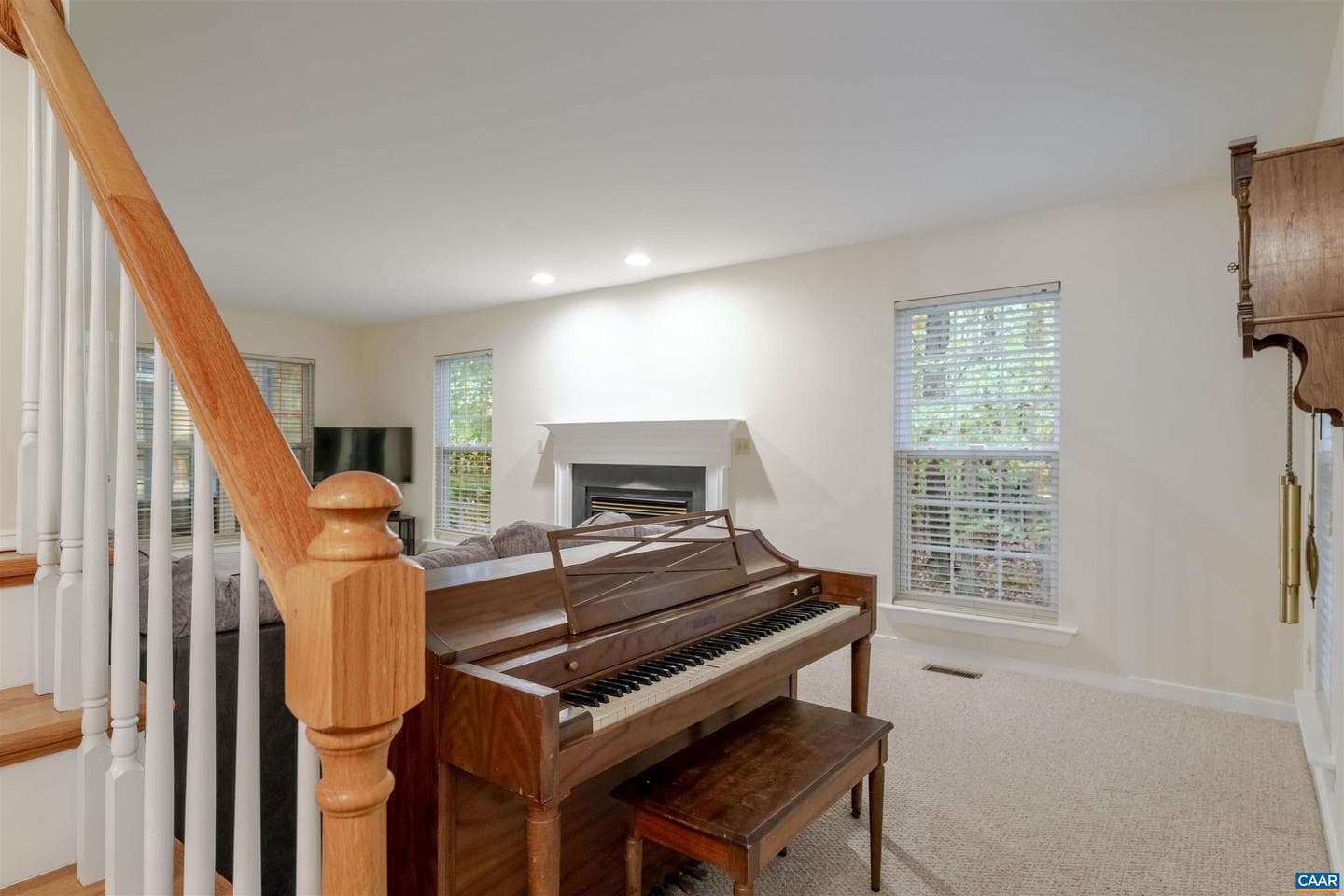 240 Oakmont Dr photo 21