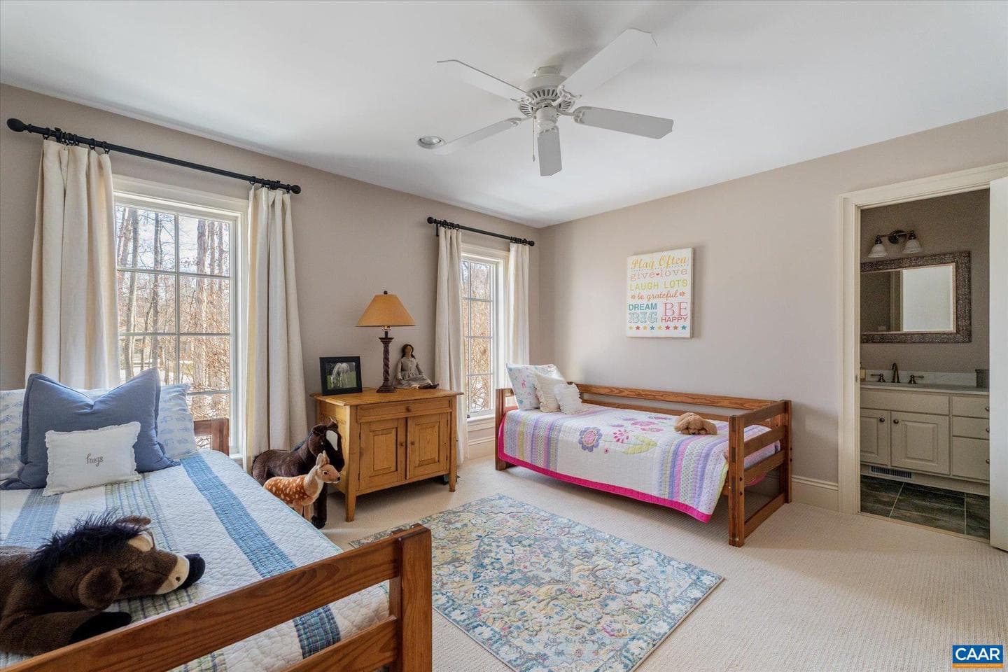 880 Club Dr photo 44