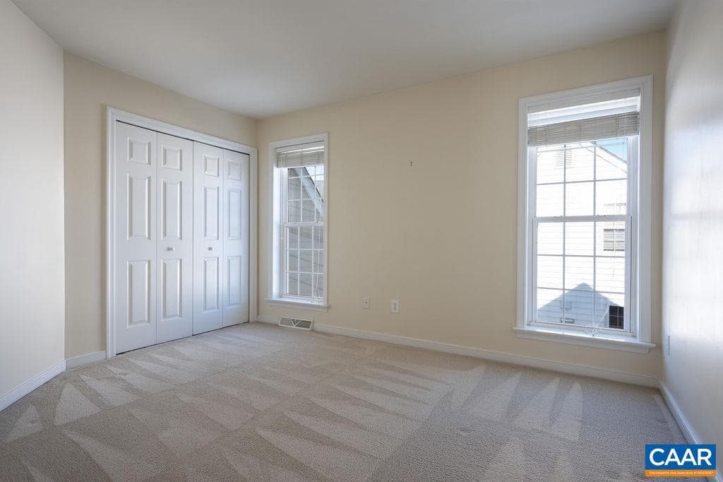 732 Russet Rd photo 32