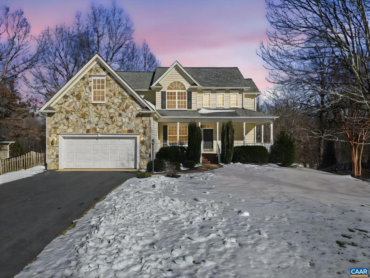 376 Lake Dr