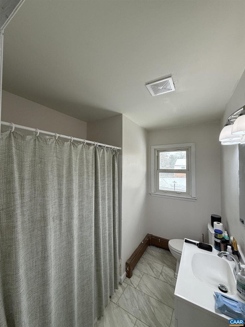 2405 Bare St photo 9