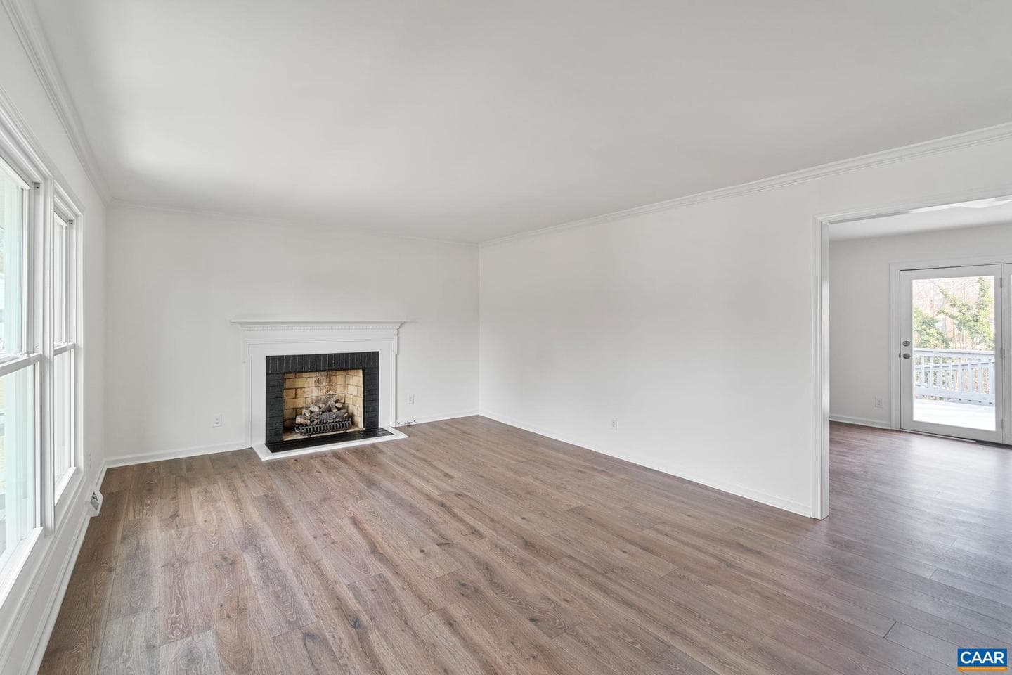 115 Deerwood Dr photo 10