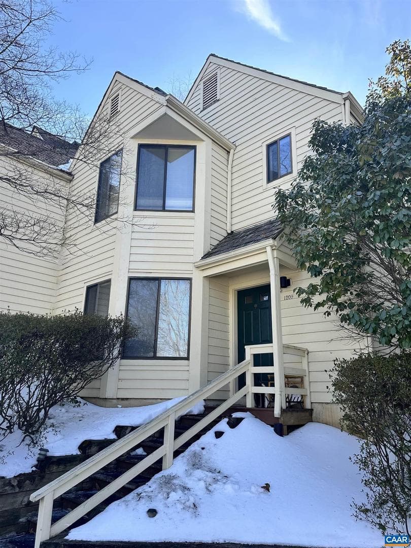 1209 Chatham Rdg, Charlottesville