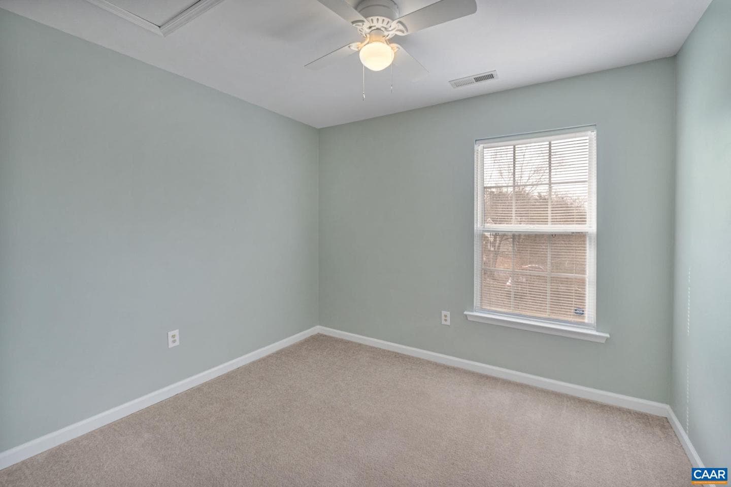 972 Towne Ln photo 17