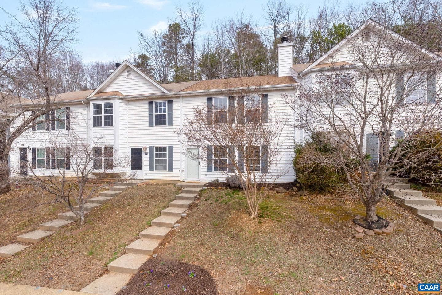 972 Towne Ln photo 4