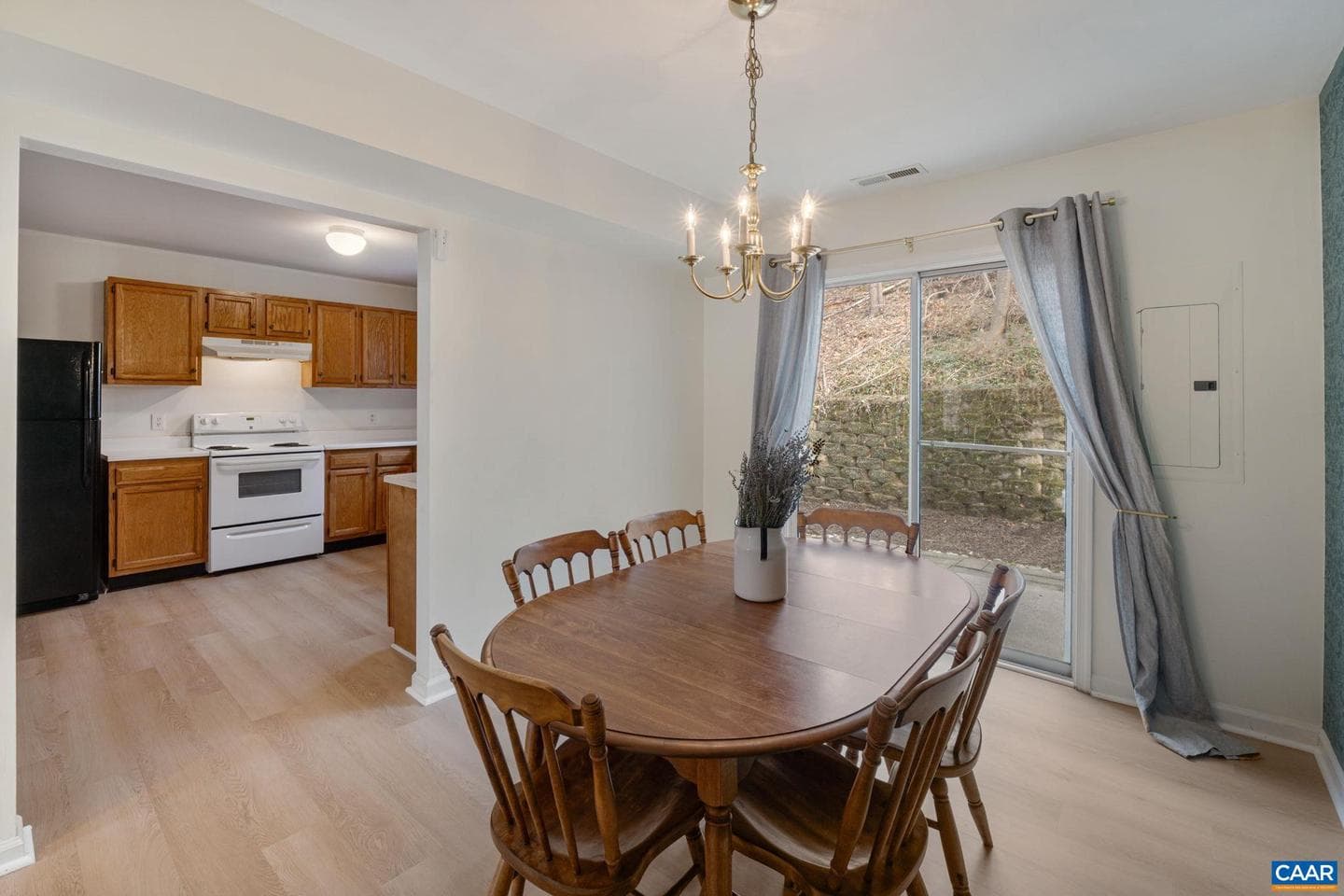 972 Towne Ln photo 9