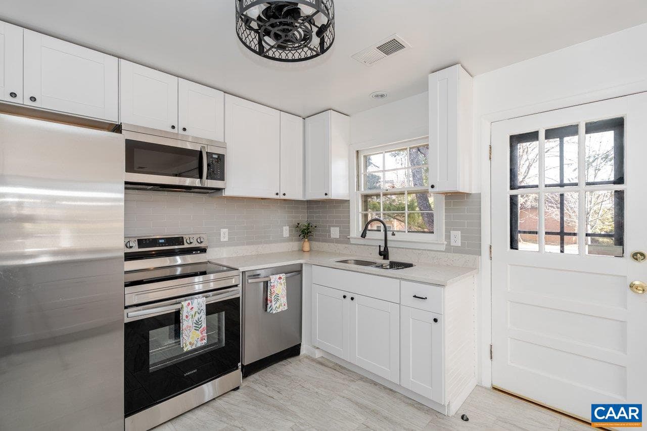 1408 N Coalter St photo 6