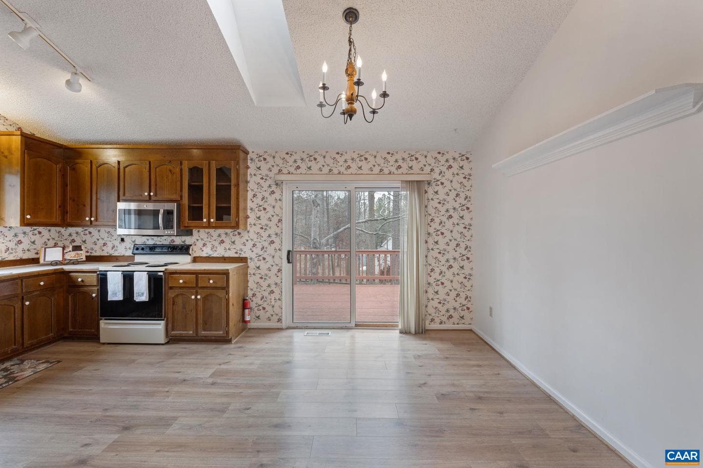 7 Englewood Dr photo 9