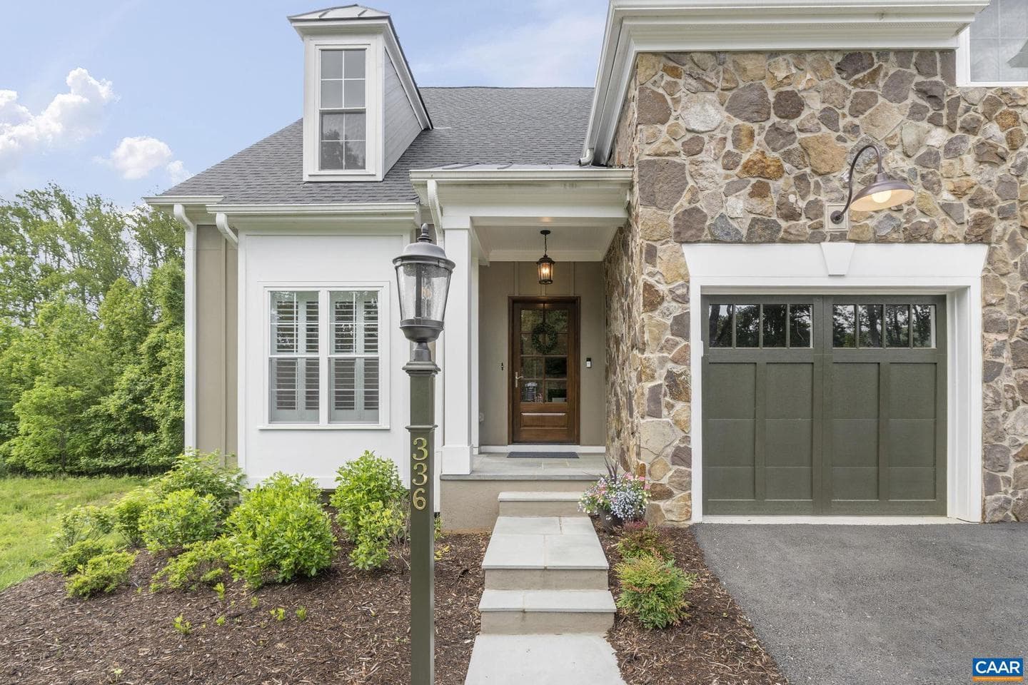 336 Avondale Ln photo 2