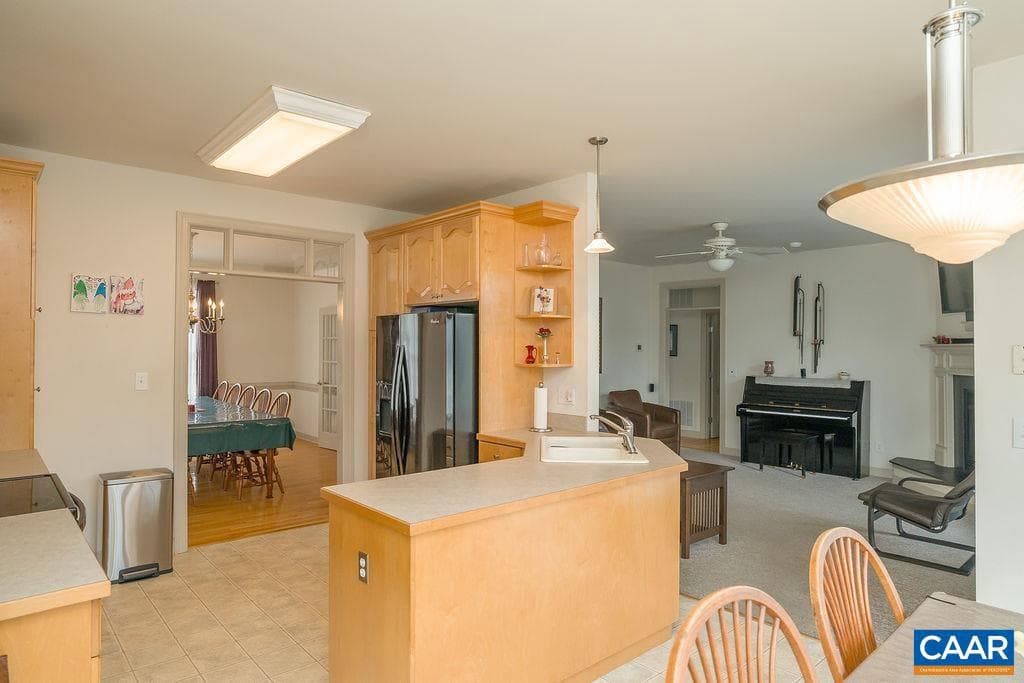 665 Fox Hollow Ln photo 10