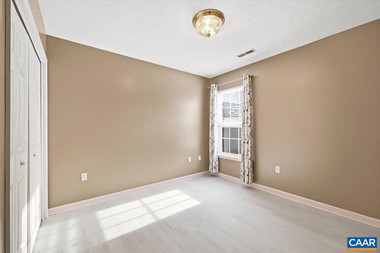 212 Inglecress Rd photo 15