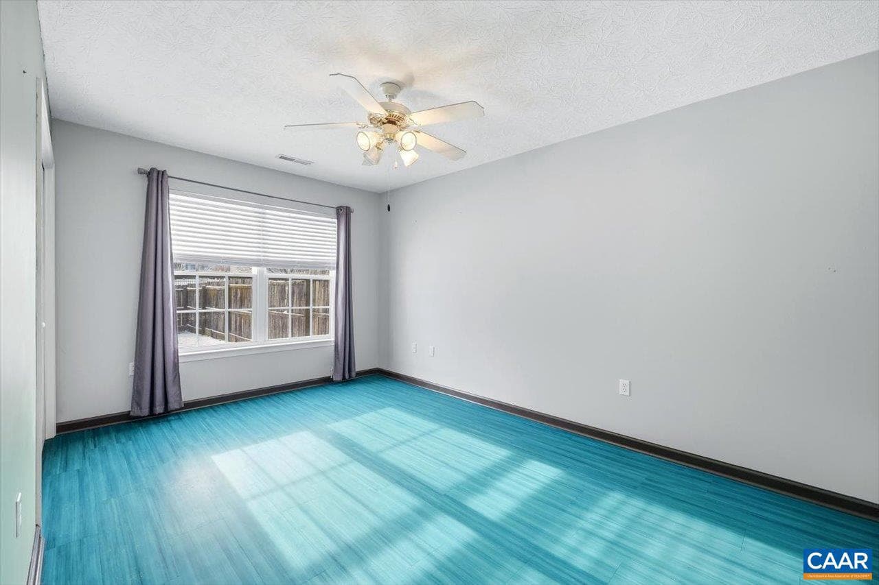 212 Inglecress Rd photo 18