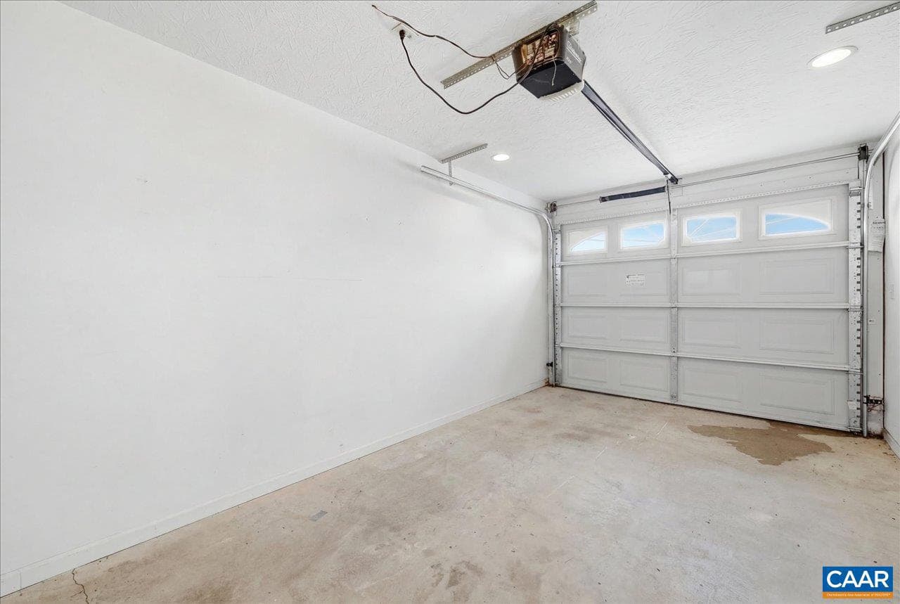 212 Inglecress Rd photo 25