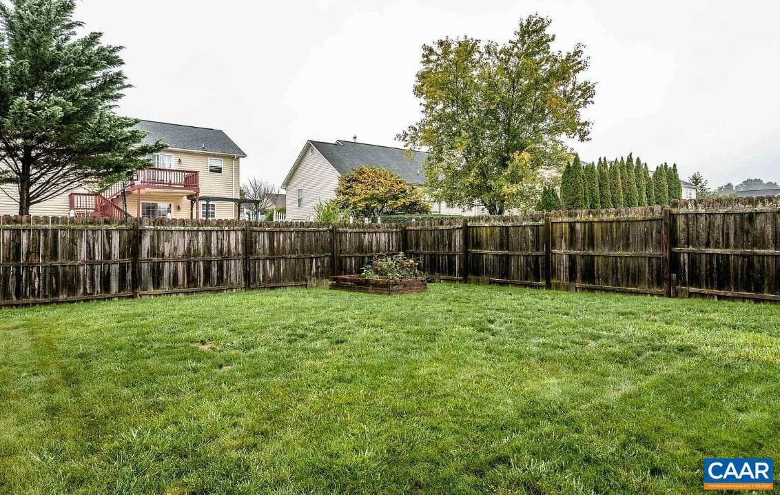 212 Inglecress Rd photo 6
