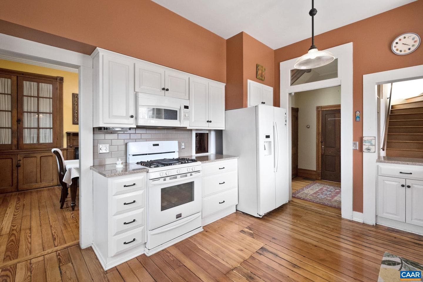 428 Maple Ave photo 15