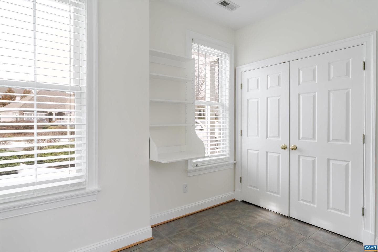 1202 Stonegate Way photo 17