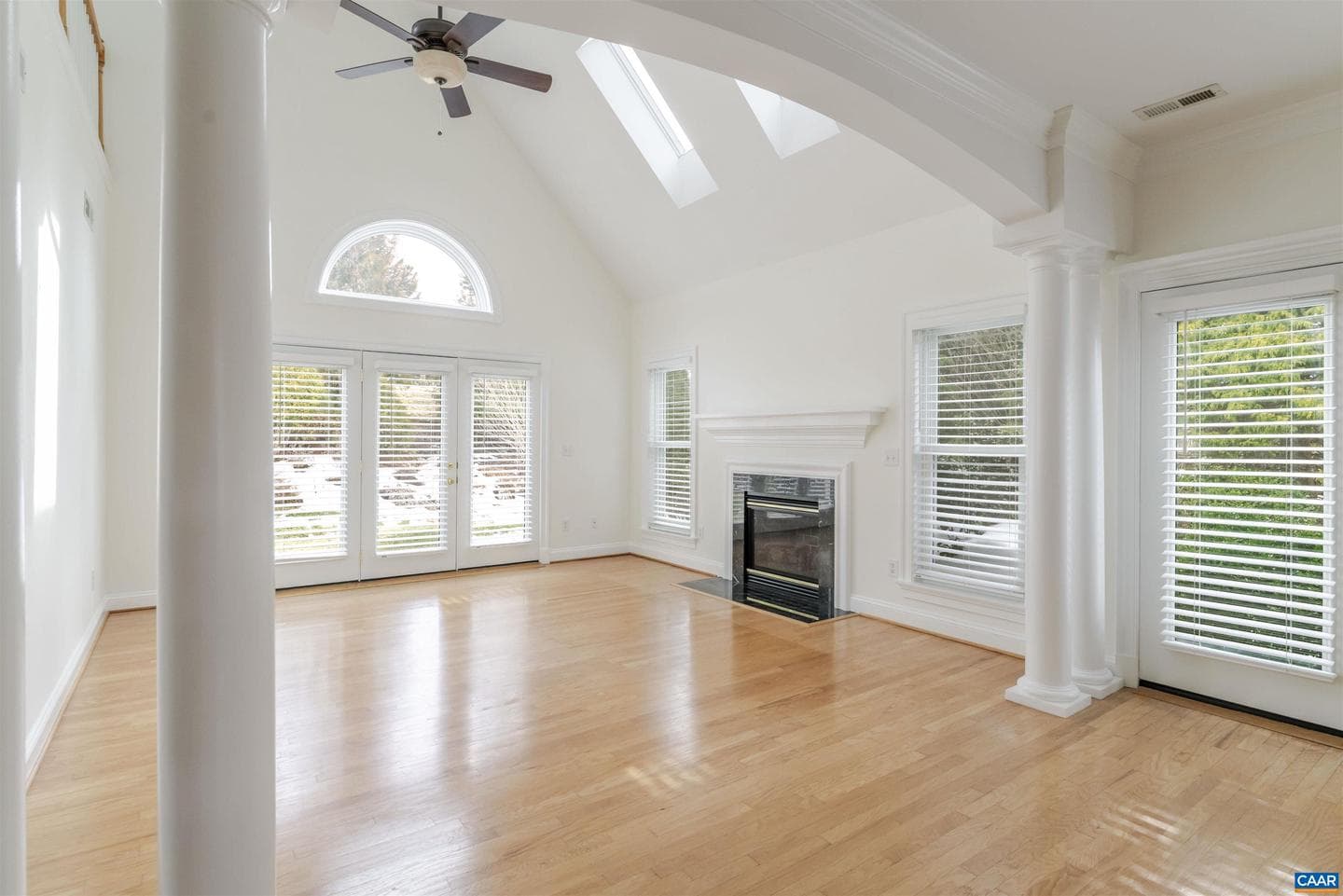 1202 Stonegate Way photo 5